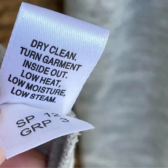 St. John Jersey Jacket full zipper medium - Picture 8 of 9